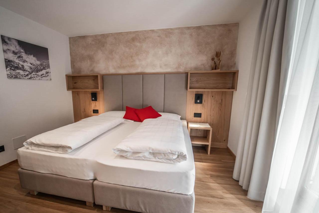 Garni Piz Da L'Ander Hotel กอร์วารา อิน บาเดีย ภายนอก รูปภาพ
