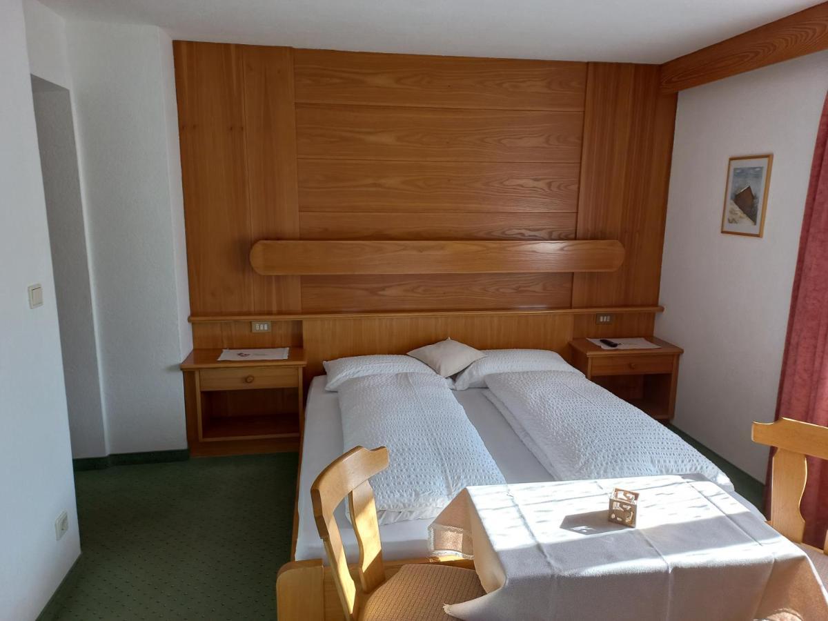 Garni Piz Da L'Ander Hotel กอร์วารา อิน บาเดีย ภายนอก รูปภาพ