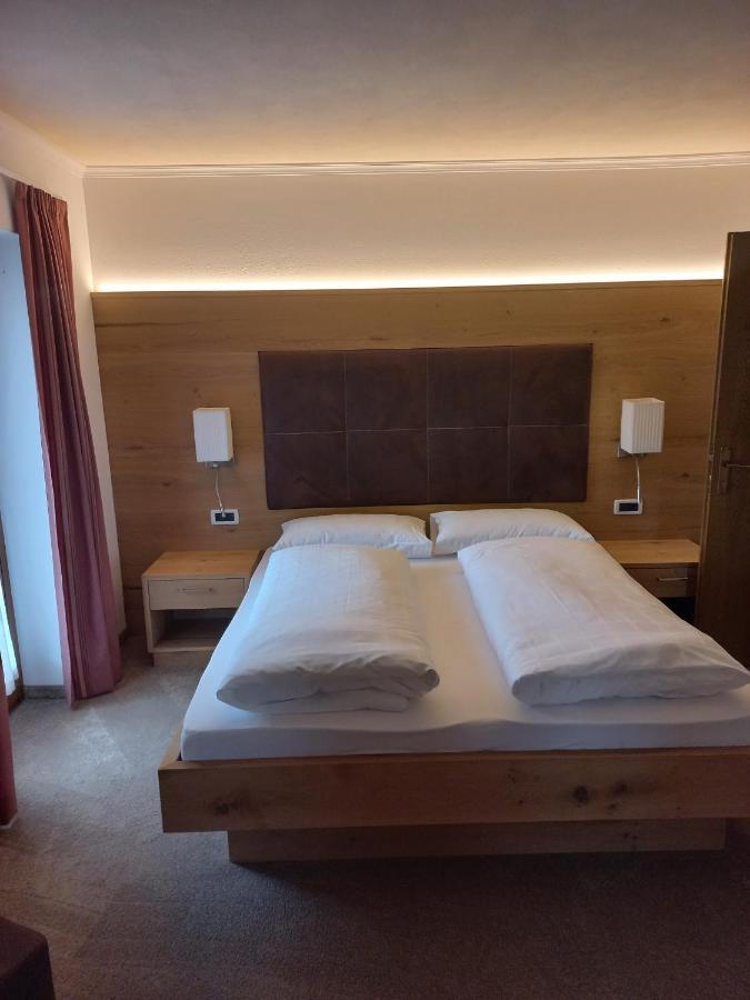Garni Piz Da L'Ander Hotel กอร์วารา อิน บาเดีย ภายนอก รูปภาพ