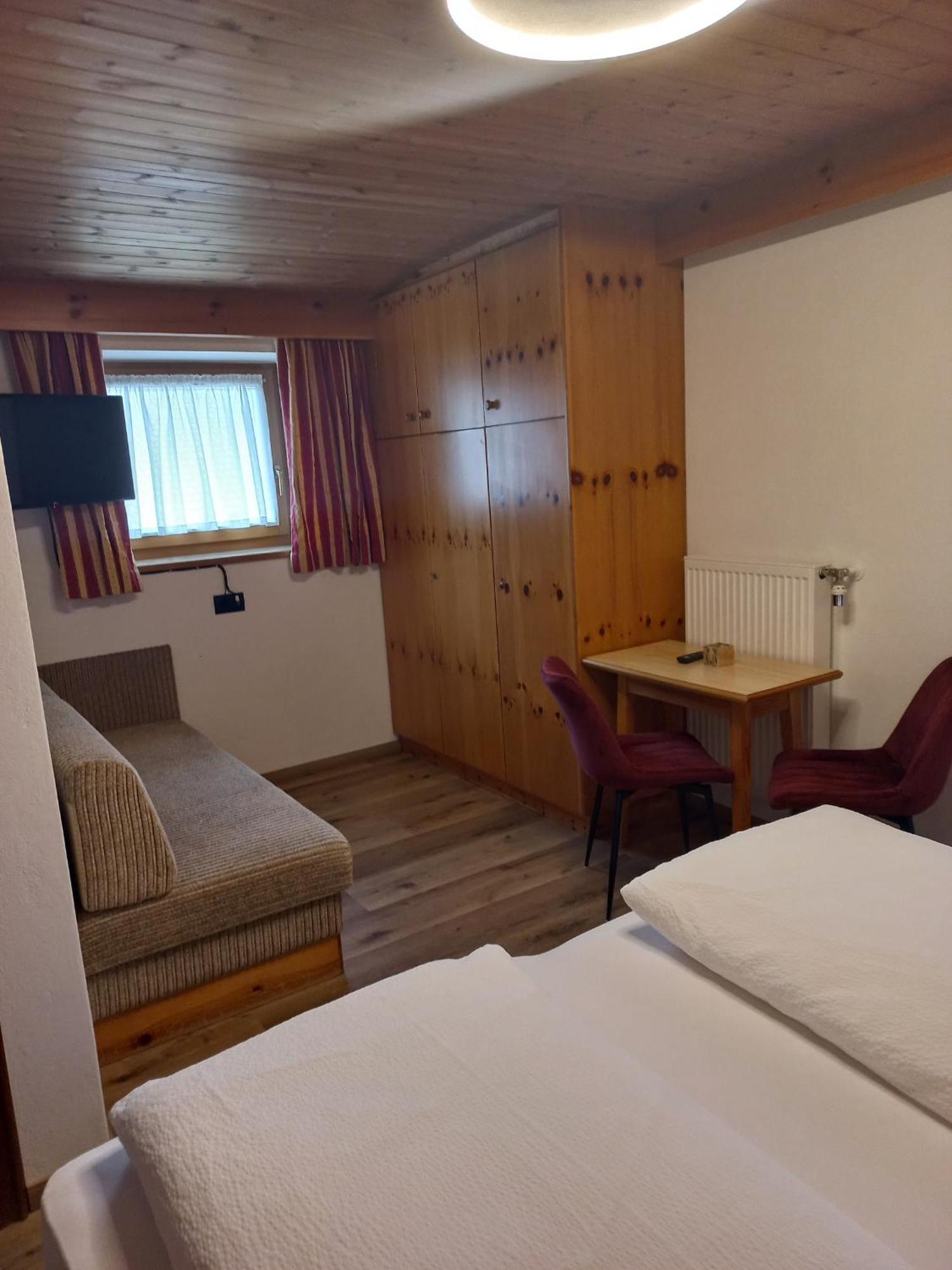 Garni Piz Da L'Ander Hotel กอร์วารา อิน บาเดีย ภายนอก รูปภาพ